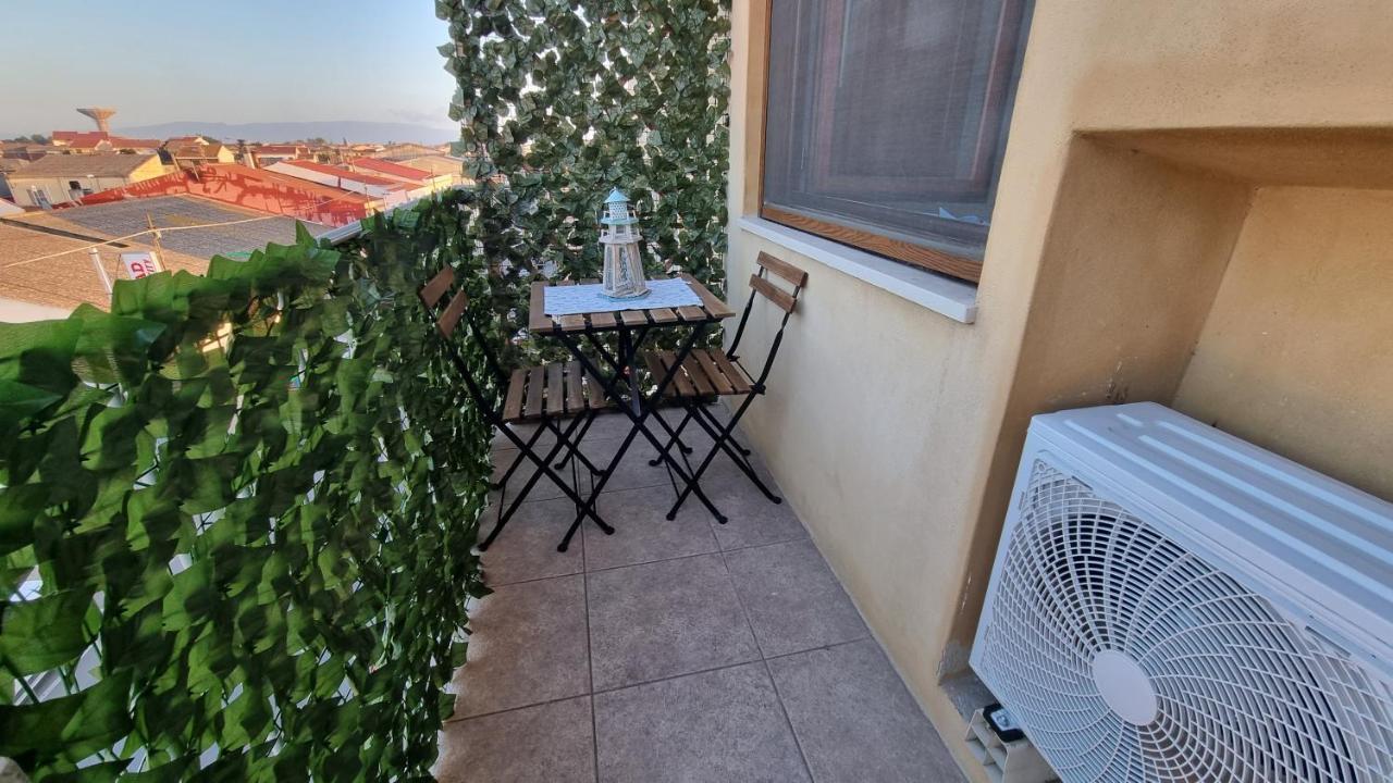 Appartamento Is Arutas Càbras Exterior foto